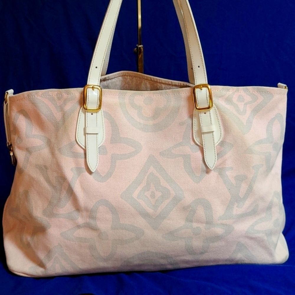 💯 Authentic Louis Vuitton Tote Bag 🍀 - Picture 7 of 17